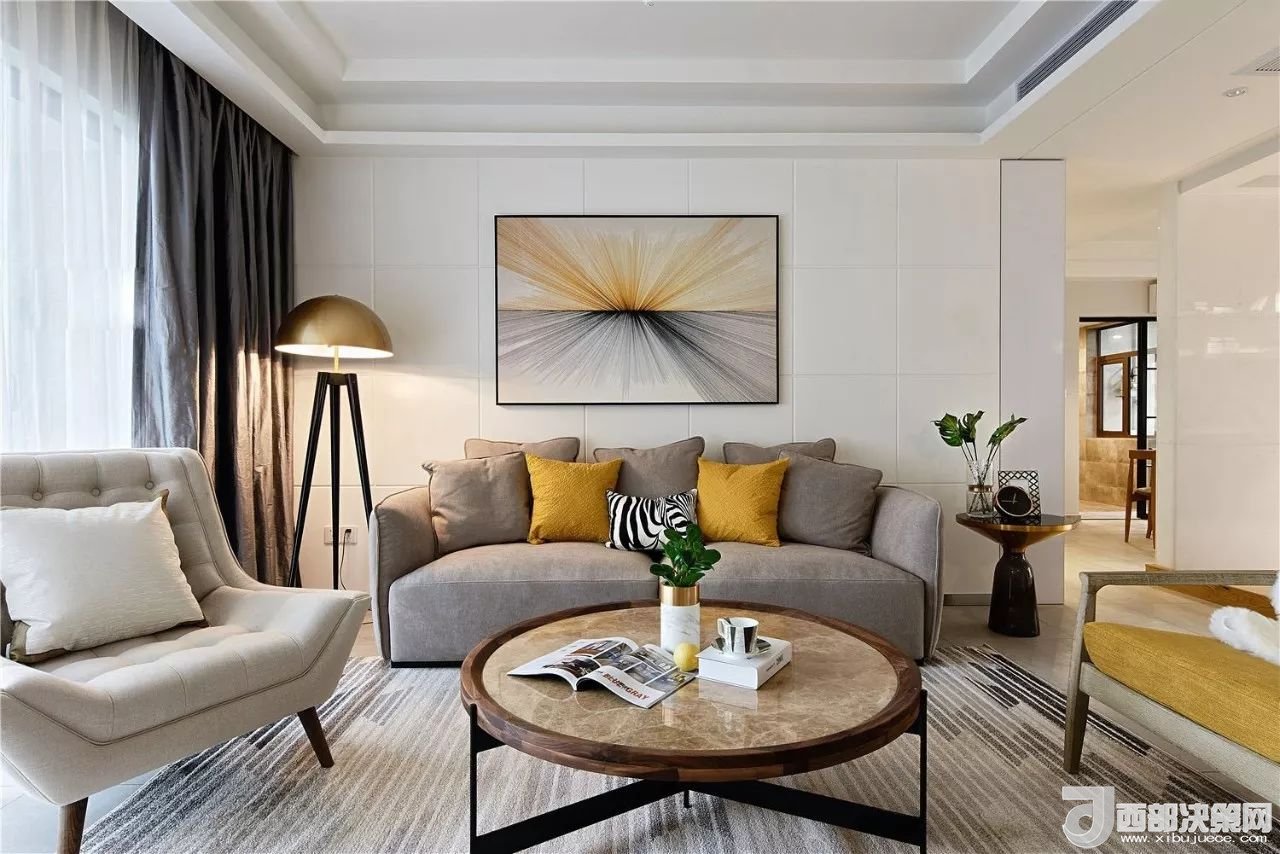 沙發(fā)背景墻選對裝飾畫，才能美了整個客廳空間！