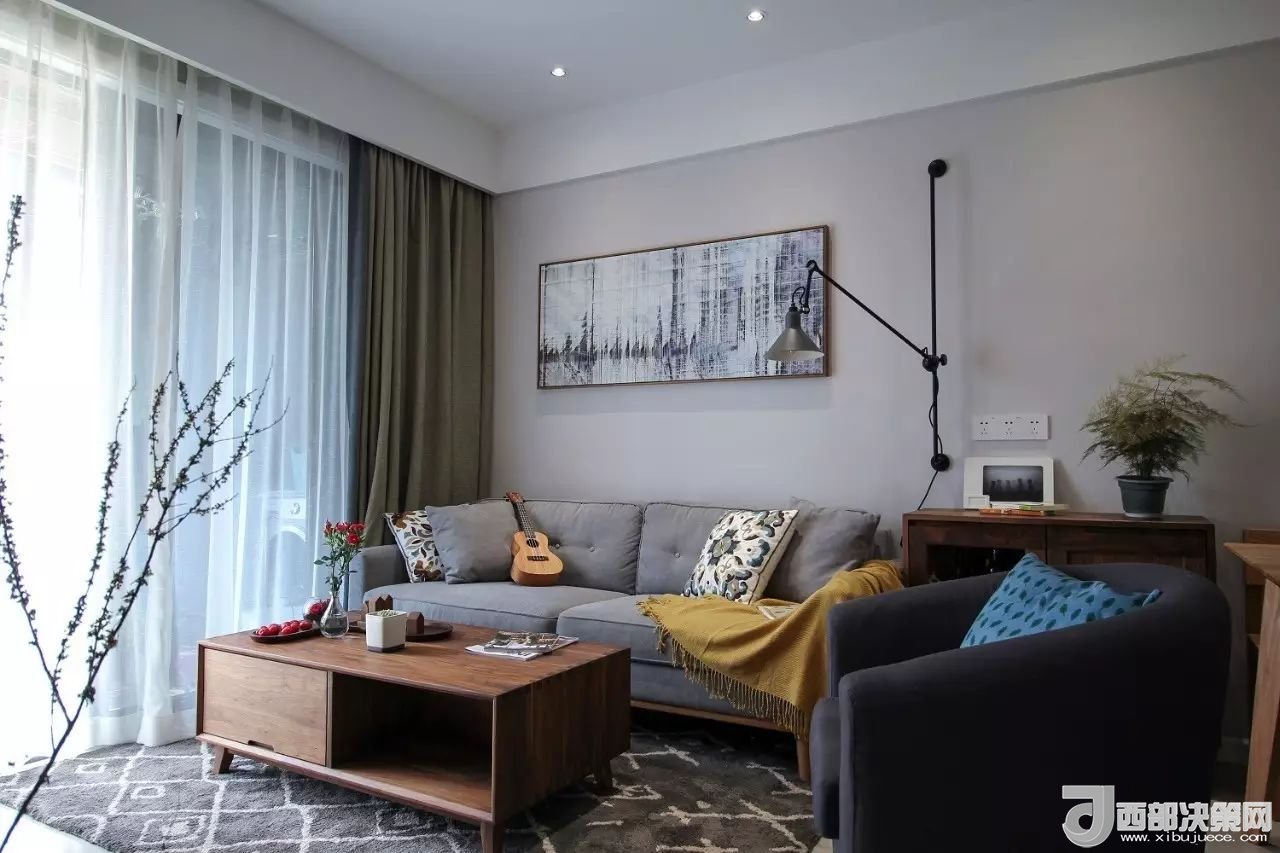 沙發(fā)背景墻選對裝飾畫，才能美了整個客廳空間！