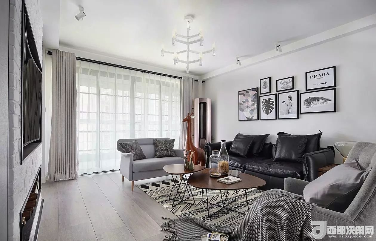 沙發(fā)背景墻選對裝飾畫，才能美了整個客廳空間！