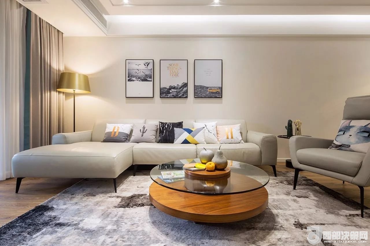 沙發(fā)背景墻選對裝飾畫，才能美了整個客廳空間！