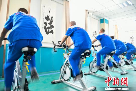 山西省戒毒人員正在進行身體鍛煉。　王建軍 攝