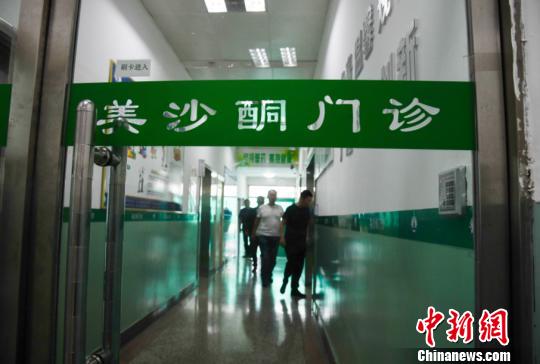 有數(shù)據(jù)顯示，十年來，山西省司法行政戒毒系統(tǒng)累計收治戒毒人員總數(shù)6萬余人。截至目前，在冊強制隔離戒毒人員、自愿戒毒人員、戒毒康復(fù)人員、美沙酮維持治療人員共1.2萬余人。　王建軍 攝