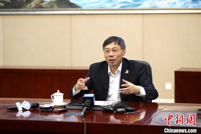 近日，全國人大代表、浪潮集團(tuán)董事長兼CEO孫丕恕接受媒體采訪。浪潮集圖供圖