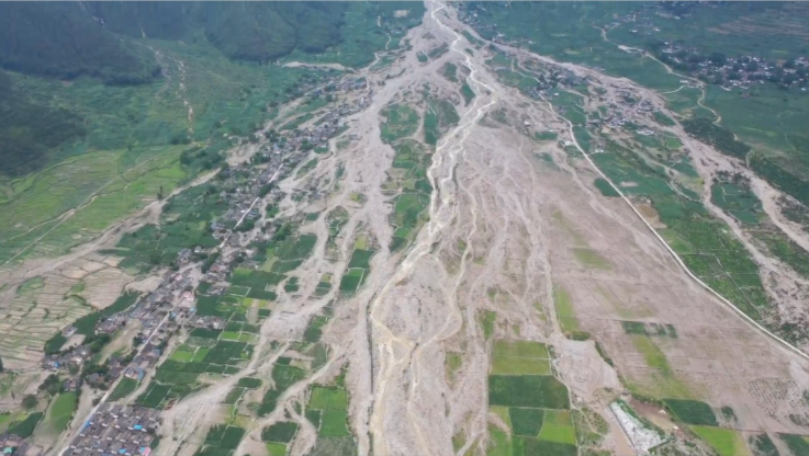 ▲圖為涼山冕寧山洪現(xiàn)場，來源：四川消防。